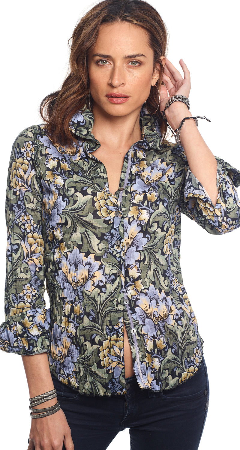 A model wears a CINO Tikal Blue button-down Shirt
