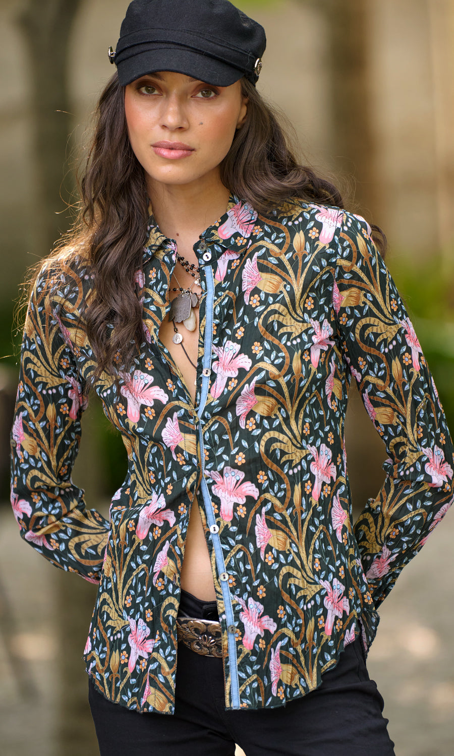 A model wears a CINO Le Havre button-down Shirt