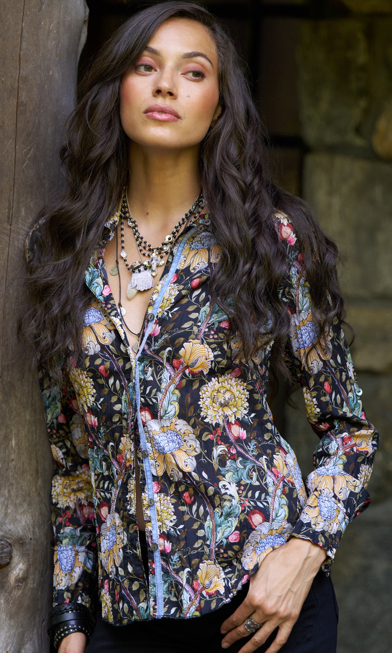 A model wears a CINO Elysium button-down Shirt