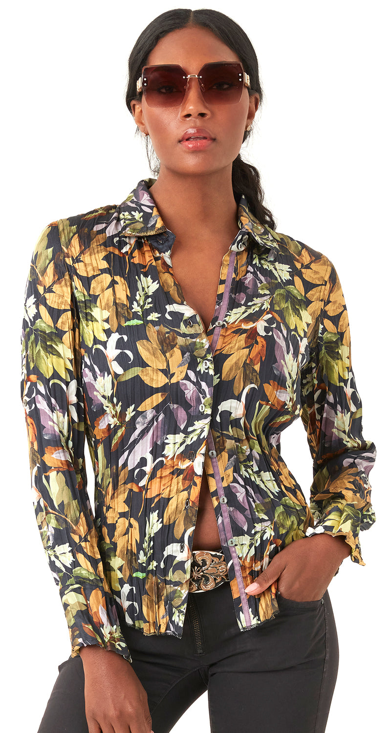 A model wears a CINO Costa Rica Black button-down Shirt