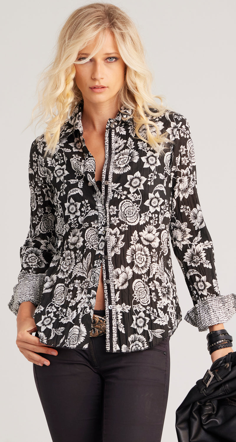 A model wears a CINO Black Canterbury button-down Shirt