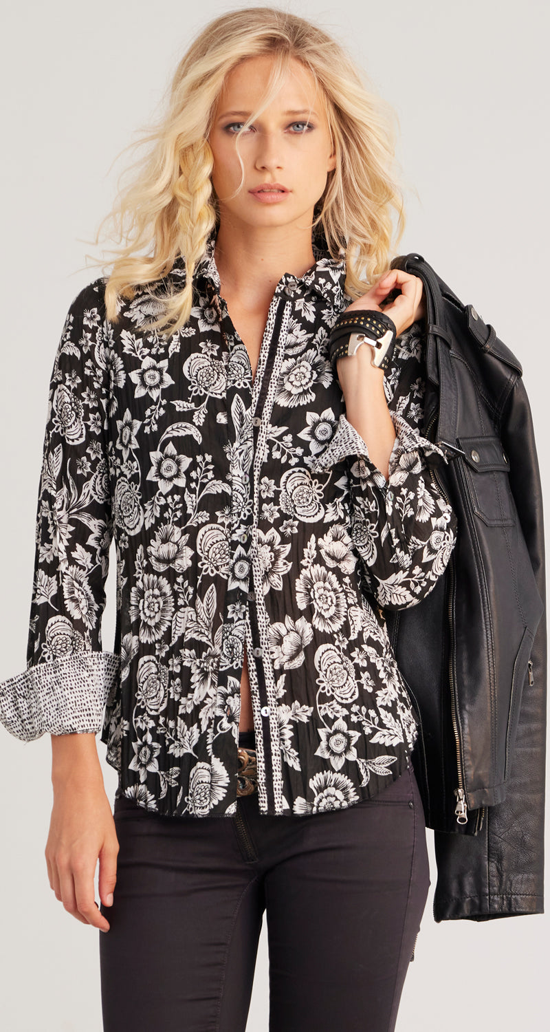A model wears a CINO Black Canterbury button-down Shirt