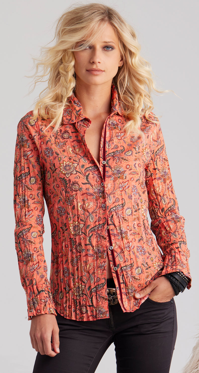 A model wears a CINO Hoxton button-down Shirt