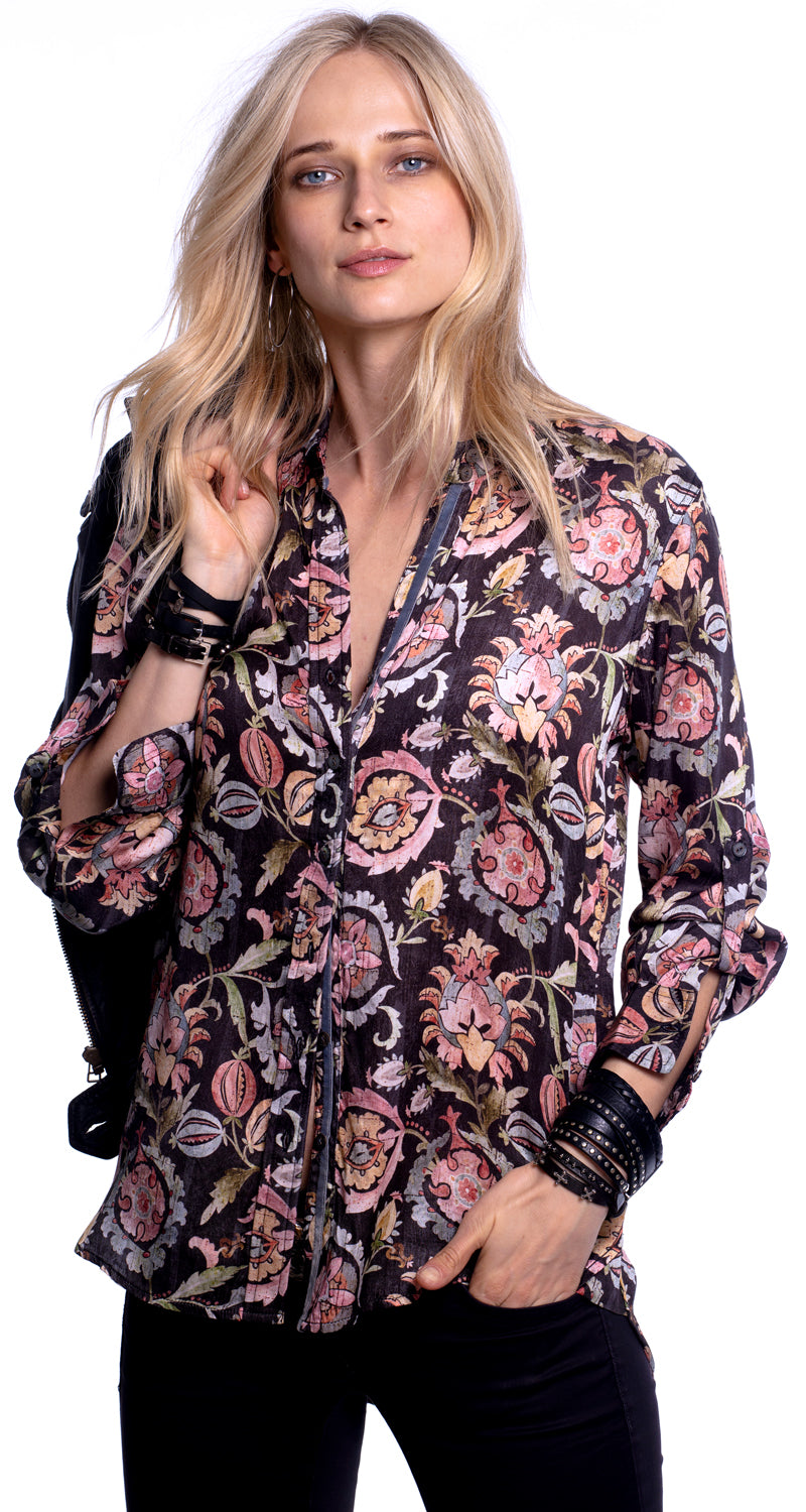 A model wears a CINO Java Bloom button-down Boyfriend Shirt