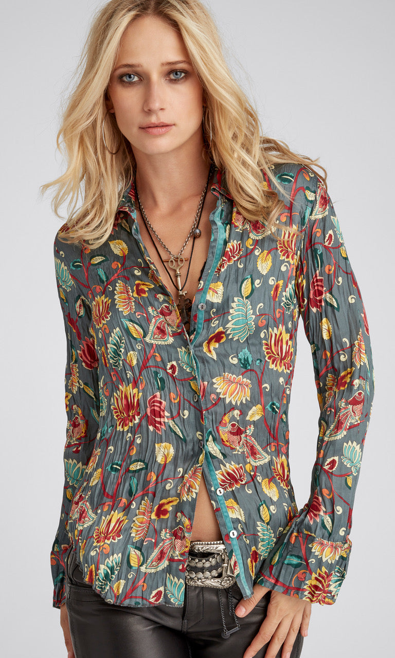 A model wears a CINO Cairo petrol button-down Shirt