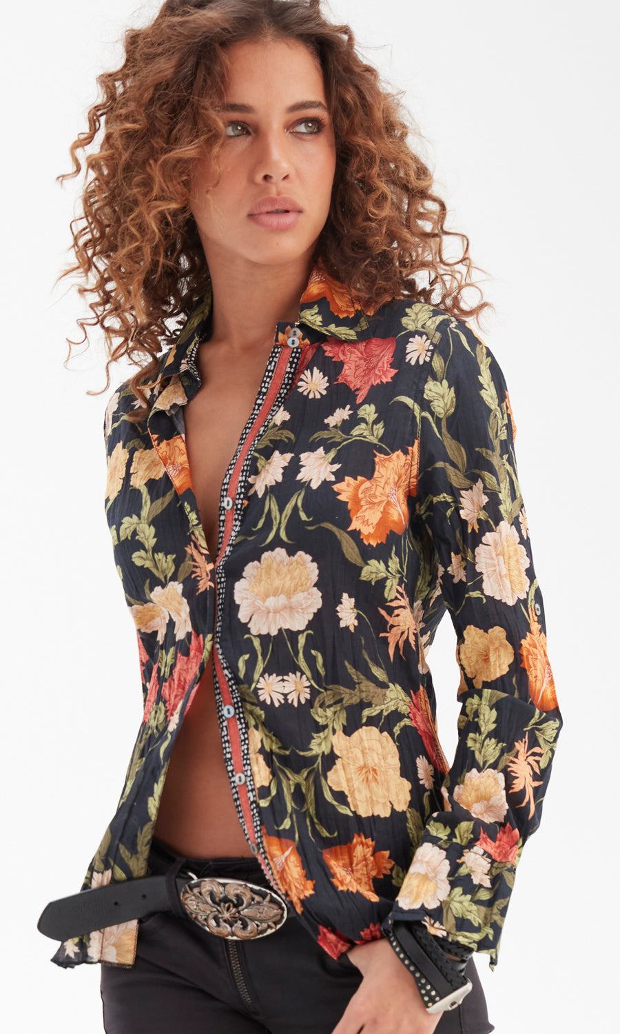 A model wears a CINO Sheffield Black button-down Shirt