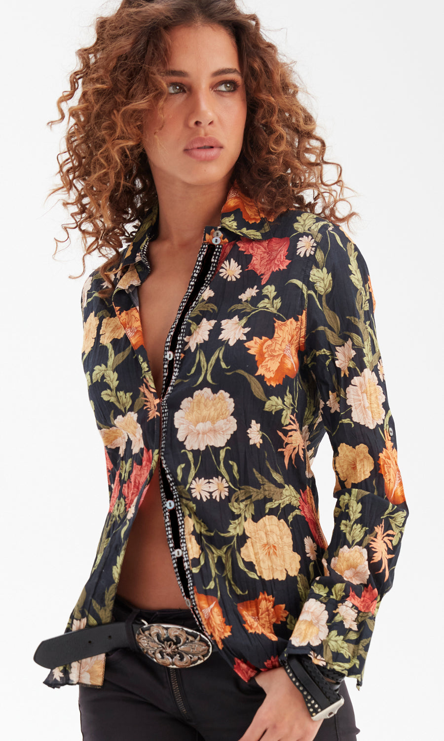 A model wears a CINO Sheffield Black button-down Shirt