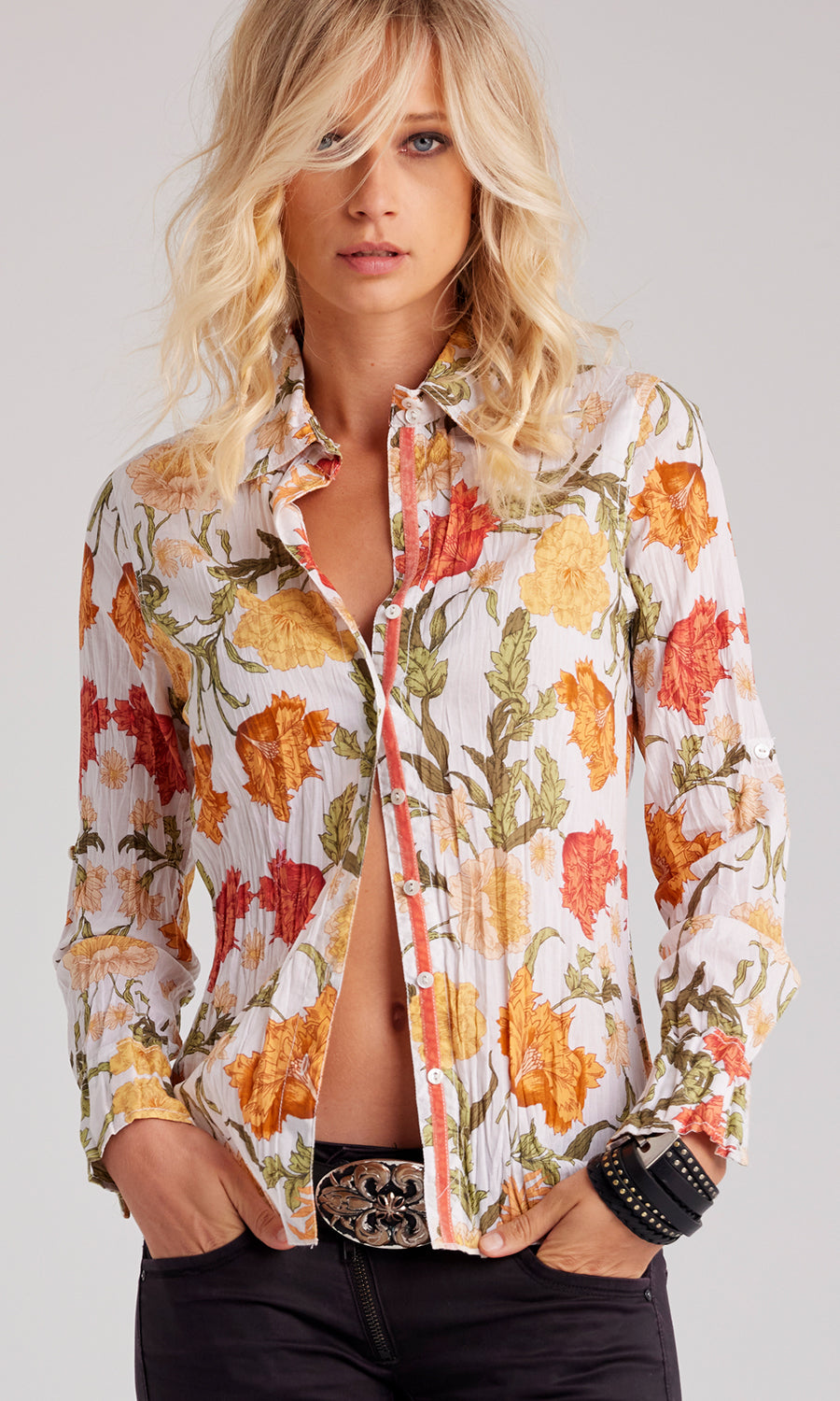 A model wears a CINO Sheffield White button-down Shirt