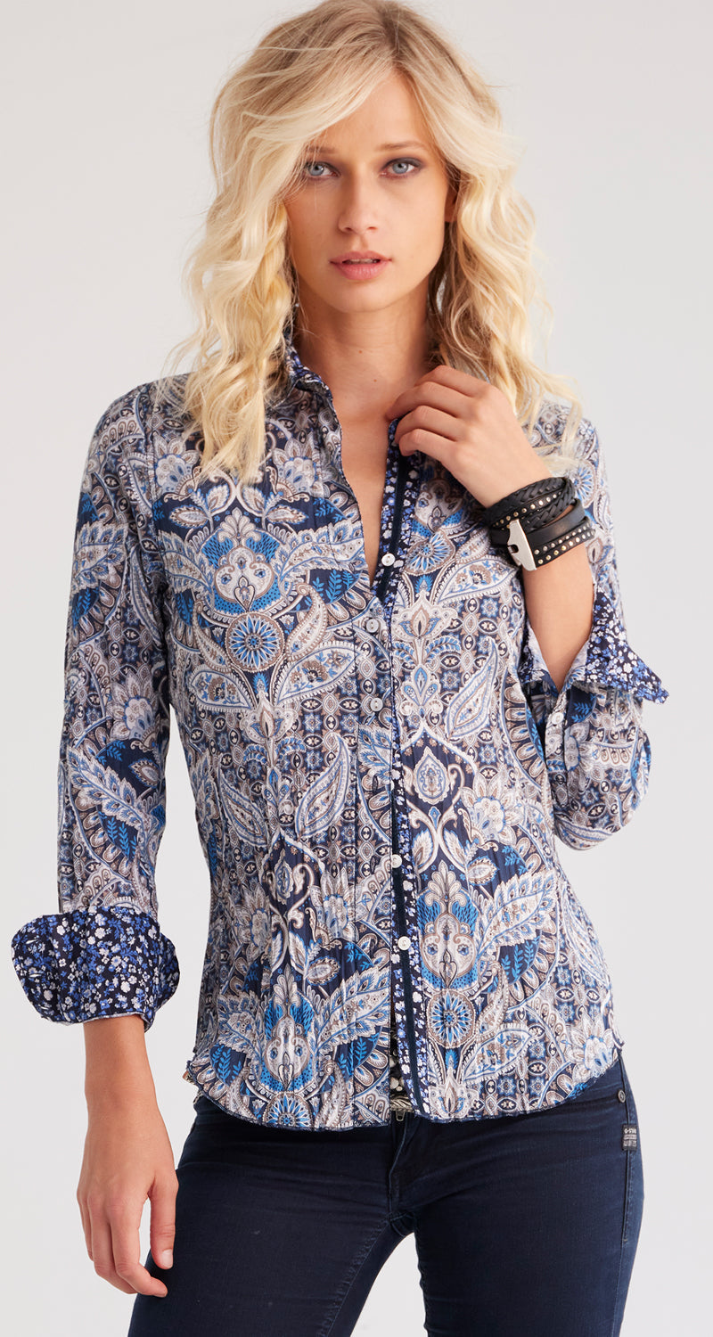A model wears a CINO Cardiff Persian Blue button-down Shirt