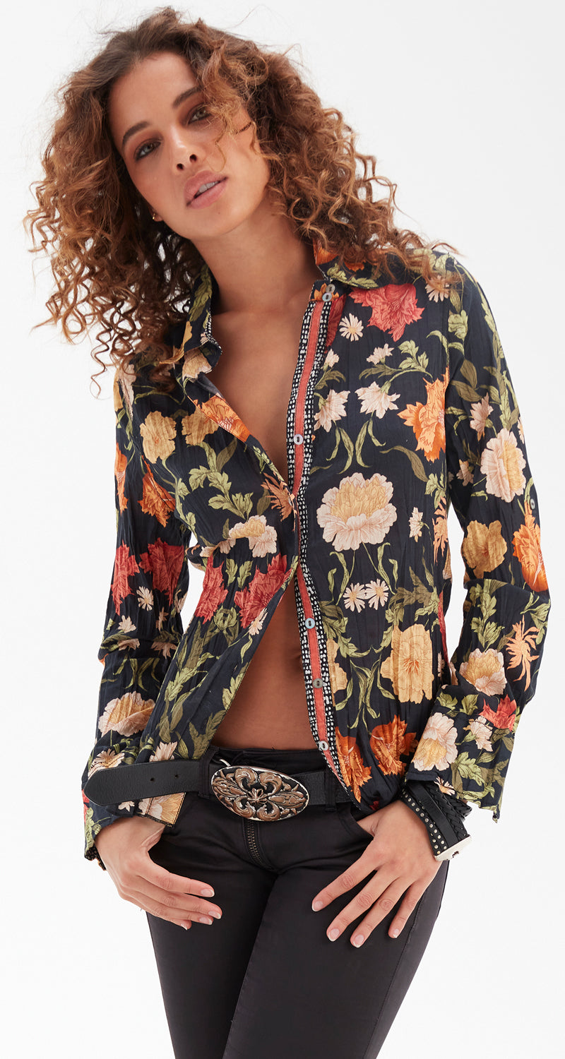 A model wears a CINO Black Sheffield button-down Shirt