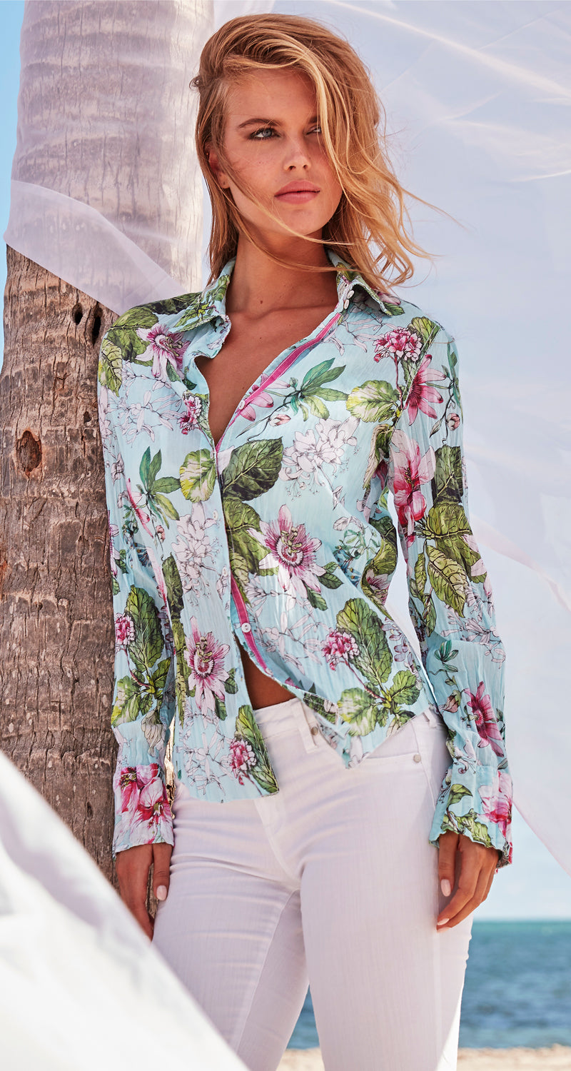 A model wears a CINO Pale Turq Manzanillo button-down Shirt